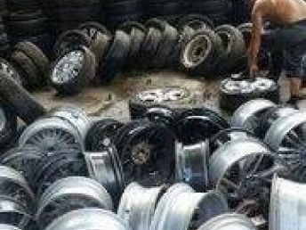图 拆车厂零售原装二手拆车轮胎 回收 轮毂 16寸以上 广州汽车配件